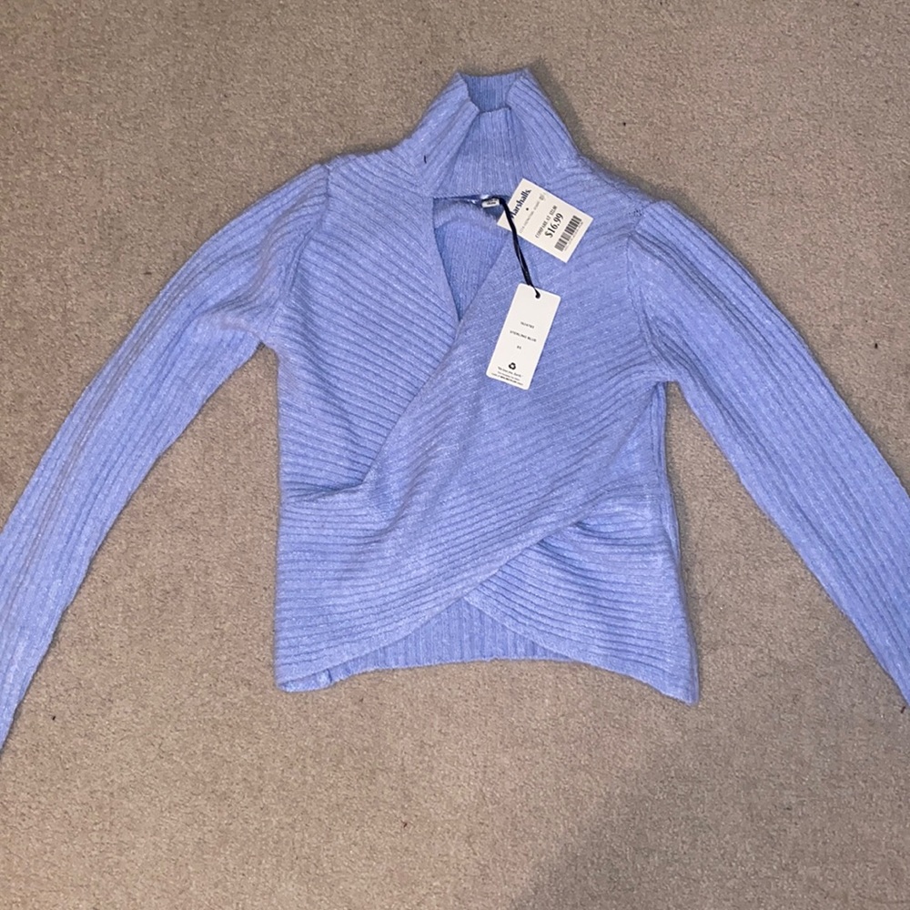 NEW WITH TAGS: long sleeve turtleneck cropped sweater.